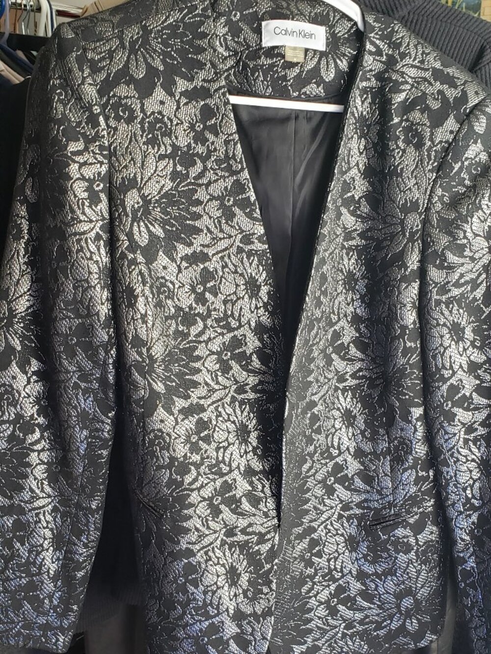 Calvin Klein open short blazer in silver floral on black in size M